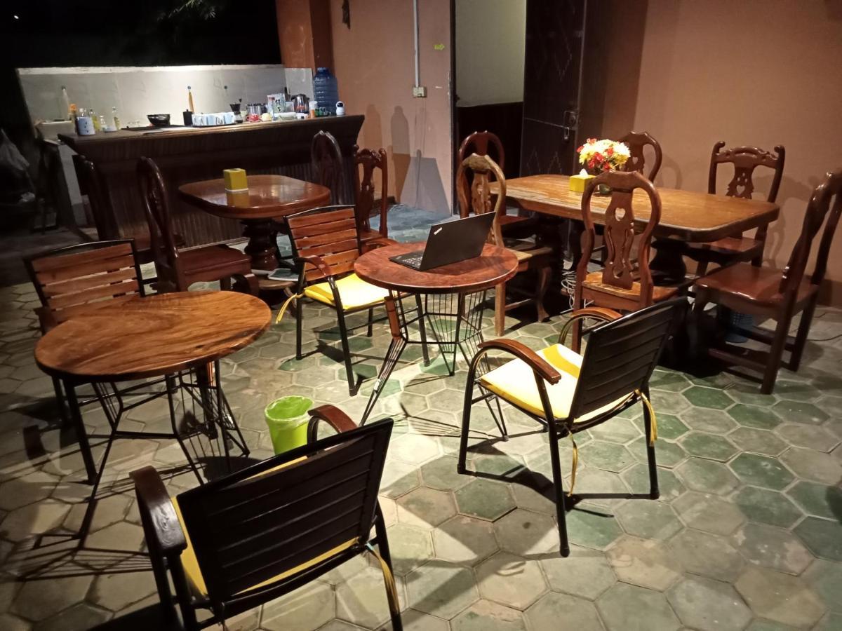 Makers Guesthouse Ciudad de Siem Riep Exterior foto